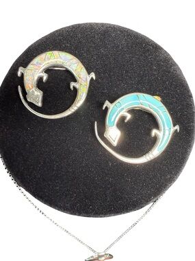 Sterling native Circle Brooches  Turquoise and Opalescent
Price for each -choose